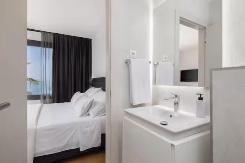 7e0321a0-d5c6-44d6-9029-bd19c6efb411