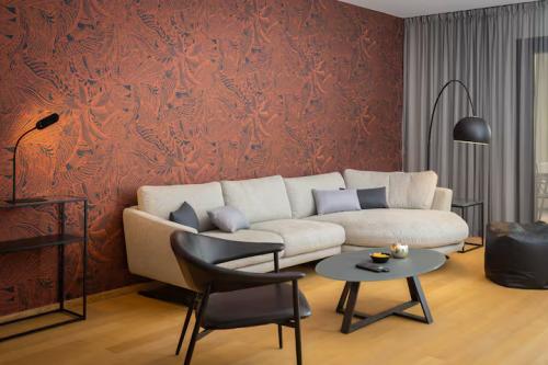 e51f5351-8497-4c82-9bcc-89f13f188447